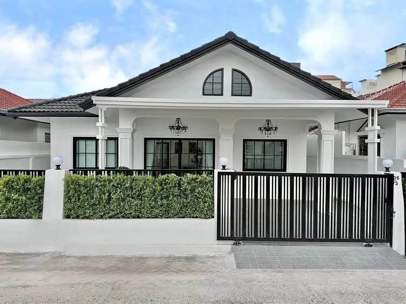 Eakmongkol 2/1 · 3-bedroom detached house